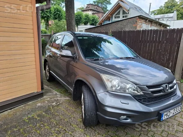 Honda Продаётся Honda Cr-V 2011 года в хорошем состоянии