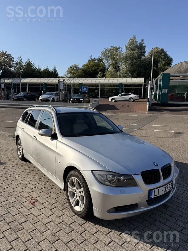BMW BMW 320d Touring 2008.g. Automāts – 333 000 km