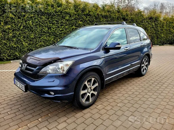 Honda Auto ir teicamā tehniskā un vizuālā stāvoklī. Nekā