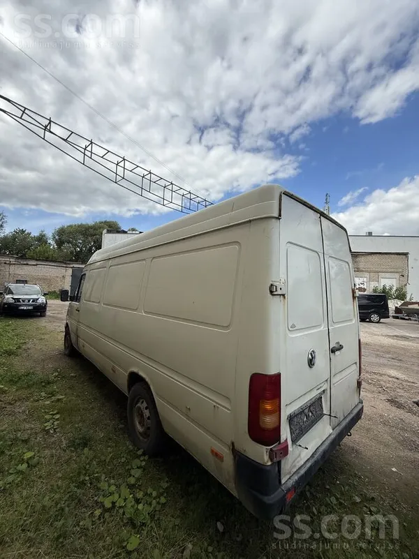 Volkswagen Длинная версия . Низ не ржавый . Не заводиться . .