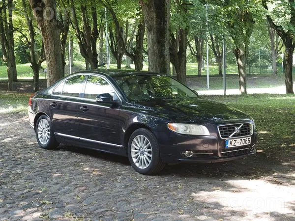 Volvo Volvo S80 2007. gada tumši zilā krāsā ar skati līd