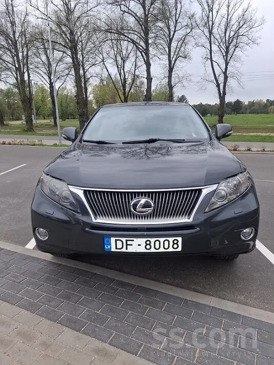 Lexus Lexus Rx450H 3.5 hibrīds 4x4 ar automātisko kārbu.