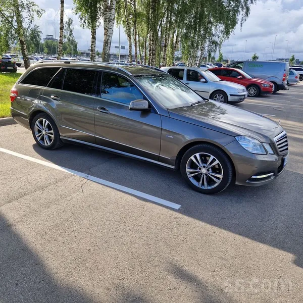 Mercedes Mercedes Benz E250 disel 2.1l 150kw/204zs. Automot