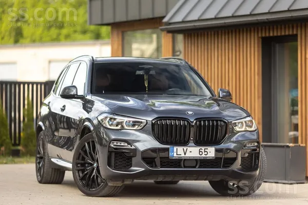 BMW Tirgoju BMW X5 M50d 294kw/400zs, reģistrēts 23.12.