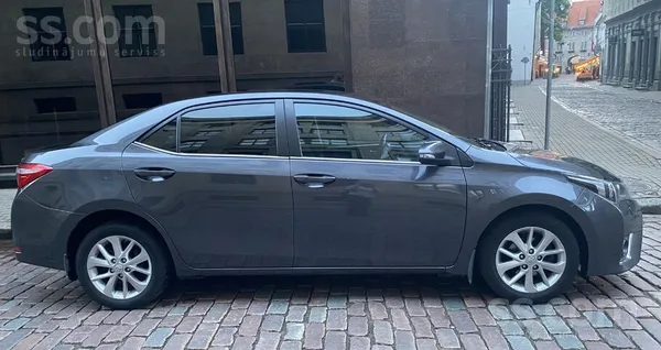 Toyota Saistībā ar auto maiņu pārdodu Toyota Corolla auto