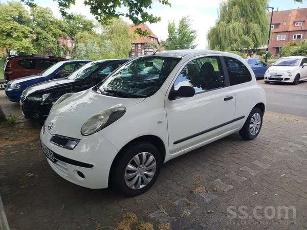 Nissan Pārdodu glītu un ekonomisku automašīnu, kas tikko 