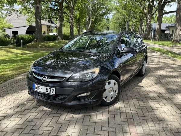 Opel Tirgošanā Astra 1.7Cdti 74kw ar nesen izietu jaunu