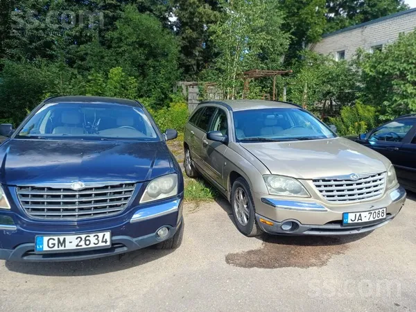 Продам две машины и детали от третьей. Цена оговариемая.