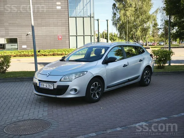 Renault Ļoti labā stāvoklī, viss strādā kam jāstrādā, piek