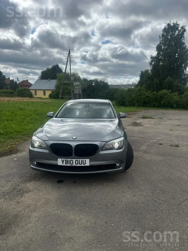 Ļabdien , pārdodu BMW gada ar motoru n57 3.0d
pats auto ļoti, ļoti labā stāv