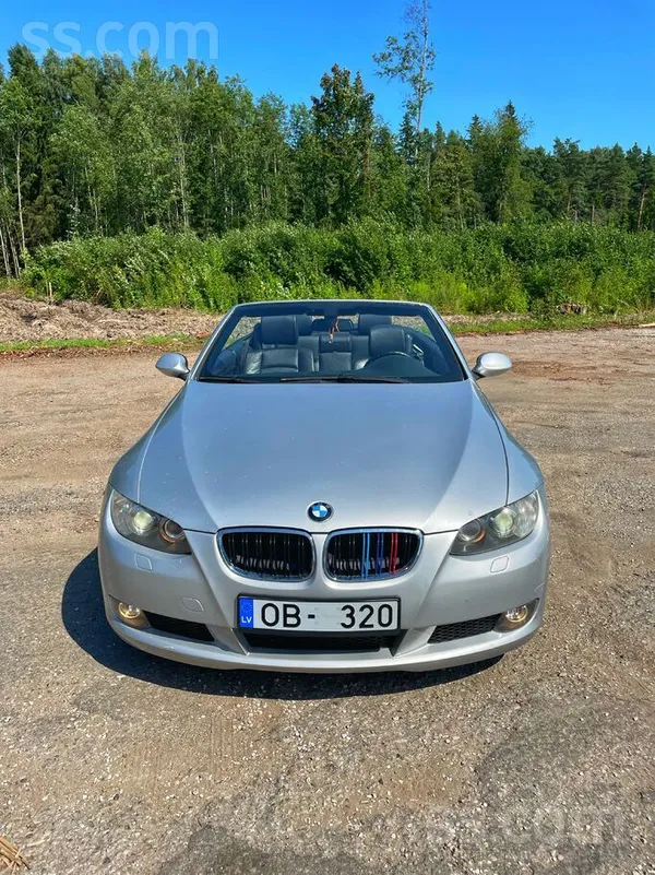 BMW E93 kas ir arī dokumentos 330d ar 170kw motoru un