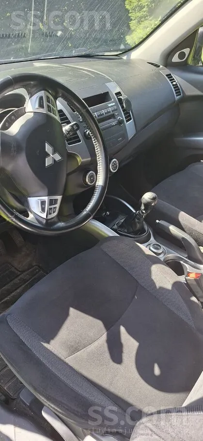 Mitsubishi Pārdod Mitsubishi Outlander 2.0 dīzelis, ar nobrau