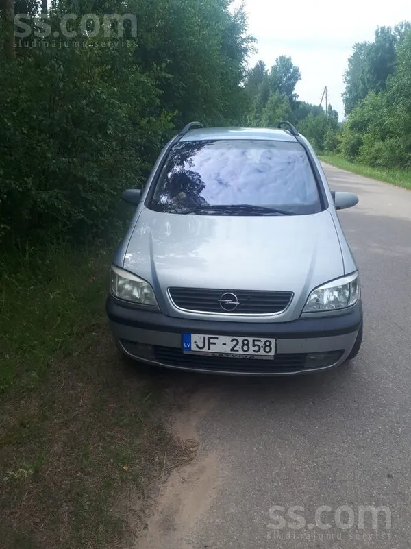 Opel Продаю Opel Zafira с дефектом коробки + пол бака с