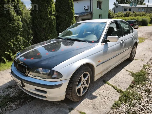 BMW Izmantots kā izklaides auto pa ziemas trasēm un ta