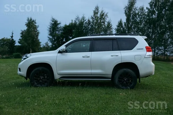 Toyota Pārdodu Toyota Land Cruiser 2011. gada, 3.0 D-4D d