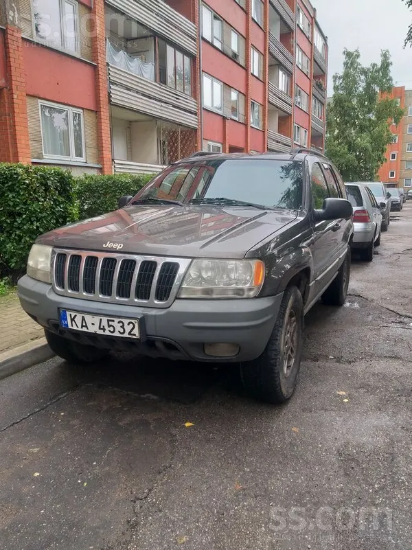 Jeep Торг уместен. 4.0 бенз/газ. Больничный до7.08.2026