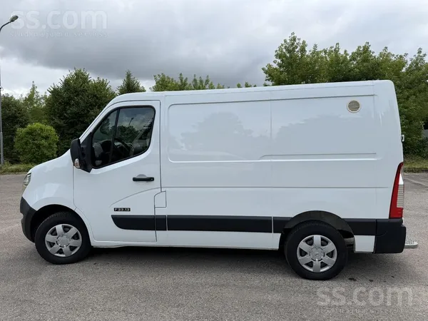 Renault Pārdodu īsās bāzes, kompaktu kravas mikroautobusu,