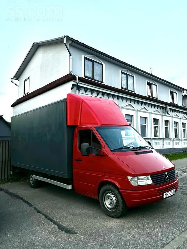 Mercedes Nav nepieciešama vinjete. Pilna massa 2999kg. 