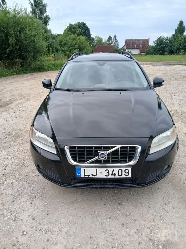 Mašīna braukšanas kārtībā, ja intresē zvanīt. Dodu līdzi ziemax riepas.