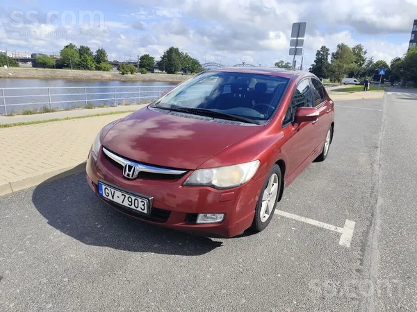 Продаю Honda Civic 2007 года в кузове седан, переднеприводный, целиком на за