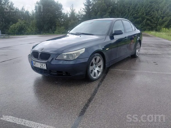 BMW Nesen izieta tehniskā apskate. Salons tīrs, automa