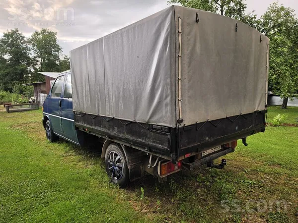 Volkswagen Uzņēmums pārdod busu ar dubulto kabīni un kravas k