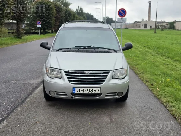 Chrysler Labs 7 vietīgs, ğimenes auto darba kārtībā, viena 