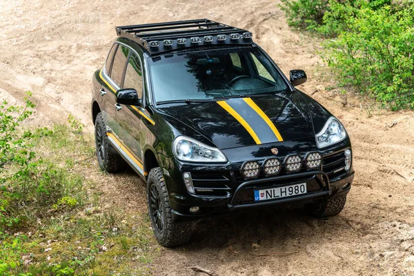 Porsche Tirgoju exclusīvu Porshe Cayenne S 4.8 V8 Offroud 