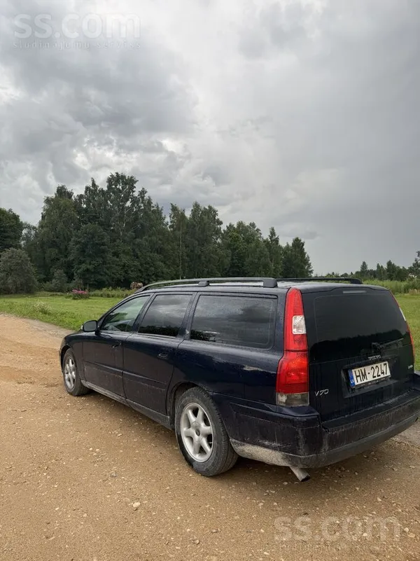 Pardodu volvo v70 2.4d 120kw ar jaunu tehnisko apskati. Automāts. Mašīna teh
