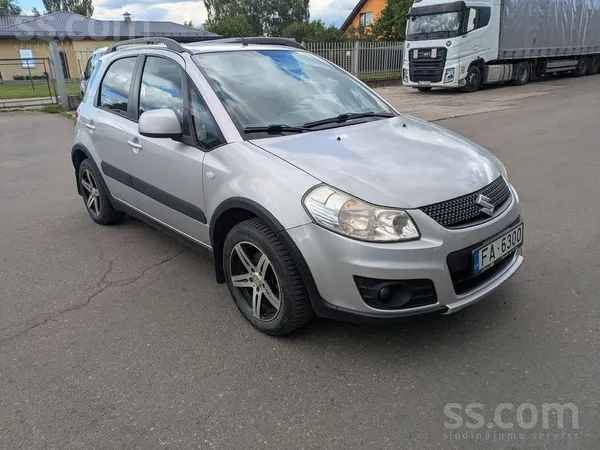 Suzuki Pārdodu Suzuki Sx4, 2012. gada izlaidums. Labs aut