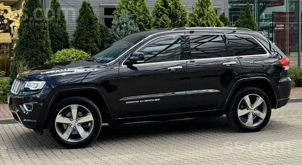 Jeep Grand Cherokee Overland Facelift 3.0 Crd V6 (184 kW) jeb (250 Zs).