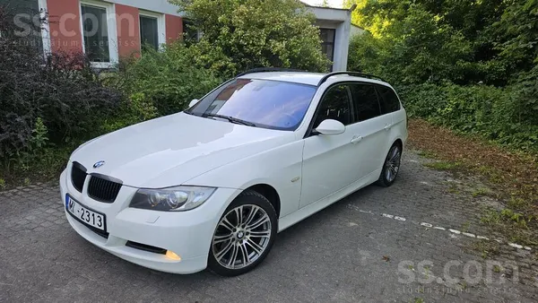 BMW Bmw 320D ar skaistu baltu " Alpinweiss 3 " krāsu