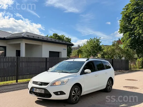 Ford Pārdod Ford Focus 2008. gada, 1.6 benzīna dzinējs.
