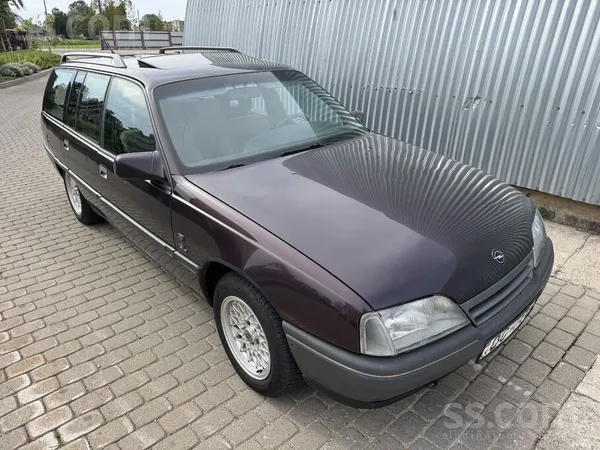 Opel Opel Omega A Caravan 2.0i / Rwd / manuālis