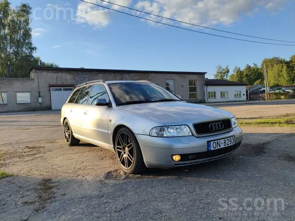 Audi Mašīna labā tehniskā un vizuālā stāvoklī. 