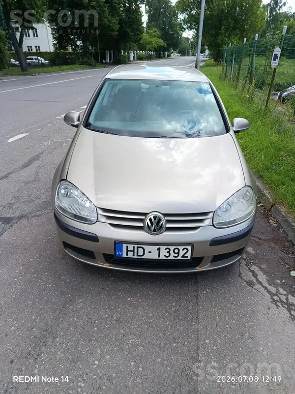 Volkswagen Pārdod Golf5 1, 4 55kw ar dzinēja defektu iespējam