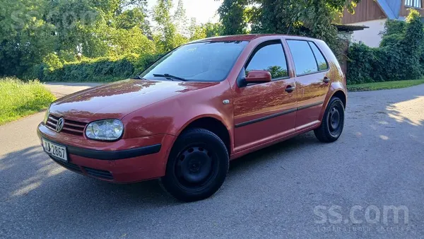 Volkswagen Pārdodas golfs ar jaunu T. A un nomaksatiem nodokl