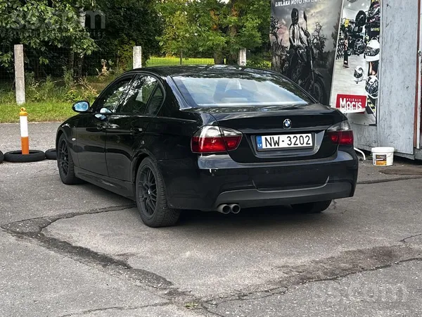 BMW E90 325d M57 oriğināla M-paka ar svaigu skati