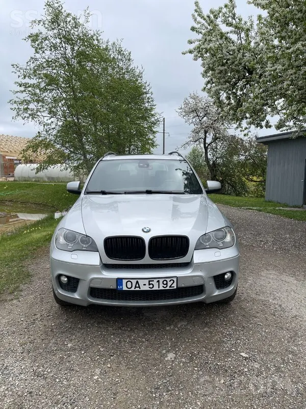 BMW Bmw X5 Xdraive35D Teicamā tehniskā un vizuālā stāv