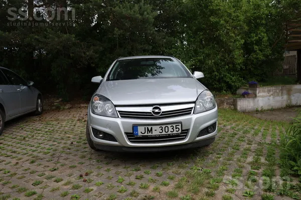 Labi uzturēts, nopirkām firmai, brauca kolēģis, pēc ~ 30.000 km braucu es. Z