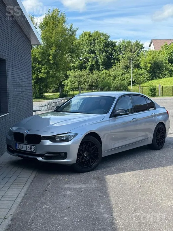 BMW BMW 318D 2012. gada sport line , Dizelis ar 105 kw