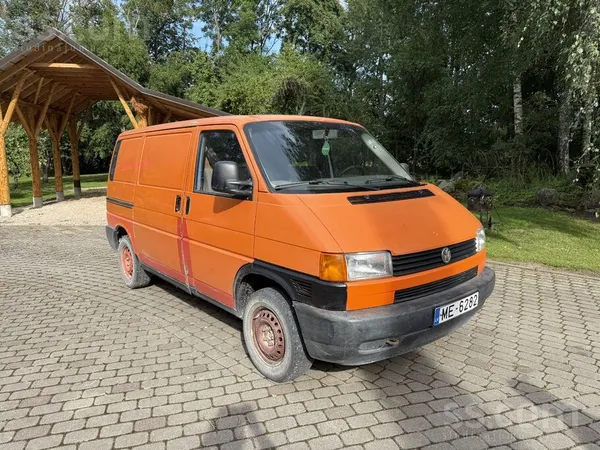 Volkswagen Pārdodu Volkswagen T4 labā tehniskā kārtībā ar sva
