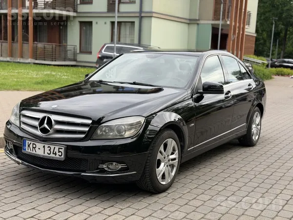 Mercedes Jauna TA. Mašīnai vienmēr sekoju līdzi. Dzinējs un