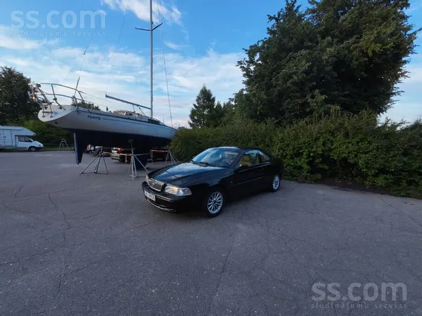 Volvo Pardodu Volvo C70 2000 gada 2.4T 143Kw ar manuālo 
