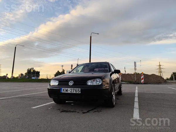 Volkswagen Pārdodu Volkswagen golf 4 2.0i melnā krāsā, 5 durv