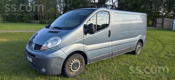 Renault Tirgoju kārtīgu darba auto. Buss tehniski labā stā
