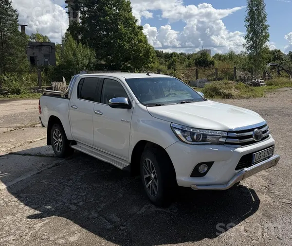 Toyota Pārdod Toyota Hilux 2018. gada. Tikko veikta tehni