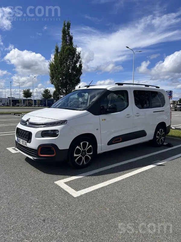 Citroen Pārdod Citroën Berlingo Puretech 130 At8 L2 Shine