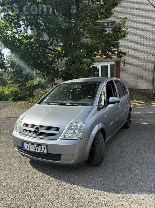 Opel Tiek pārdota uzticama ģimenes mašīna ar gāzes iekā