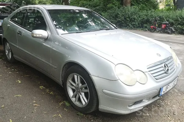 Mercedes Pārdodu koptu un lolotu mersīti. Kā pirmais auto b
